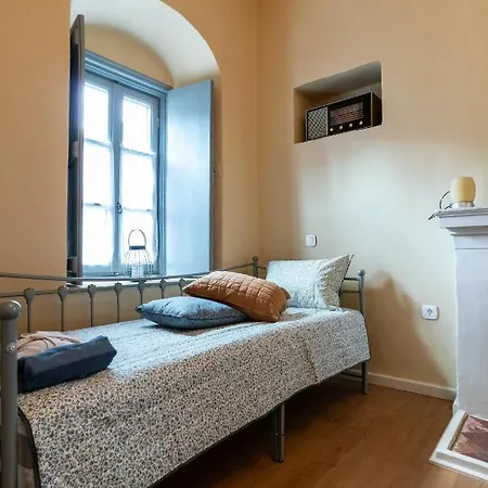 Englezena's * ليونِذيو